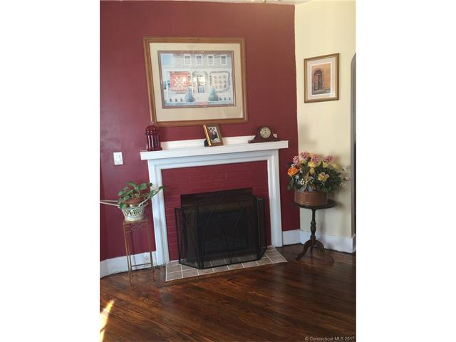 14 Center St, Meriden, CT 06450