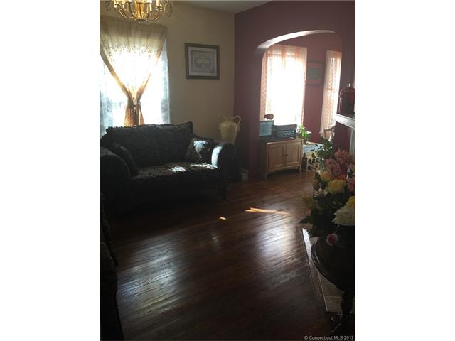 14 Center St, Meriden, CT 06450