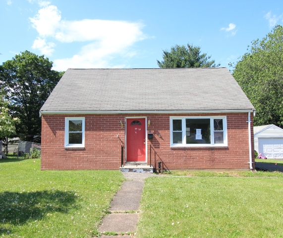 18 Cricket DriveMeriden, CT, 06450New Haven County
