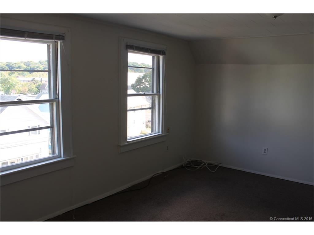 71 Randolph Ave, Meriden, CT 06451