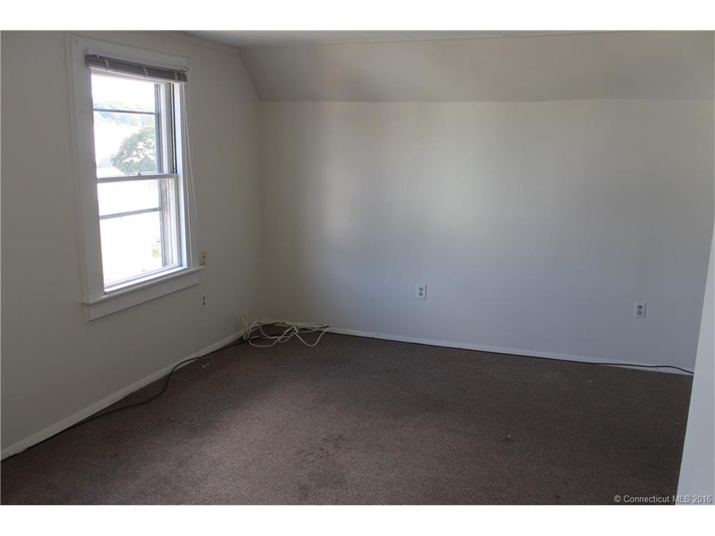 71 Randolph Ave, Meriden, CT 06451