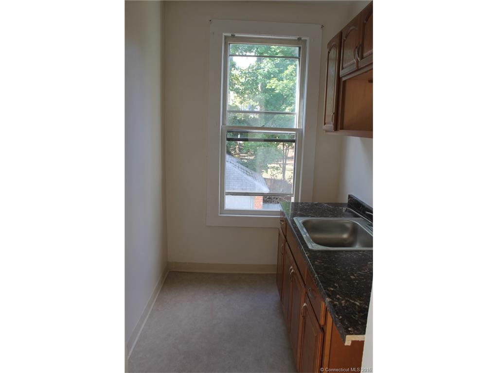 71 Randolph Ave, Meriden, CT 06451