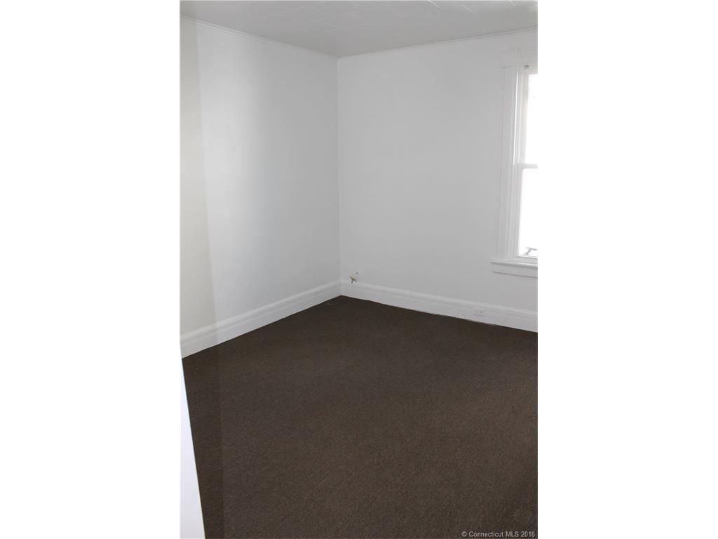 71 Randolph Ave, Meriden, CT 06451