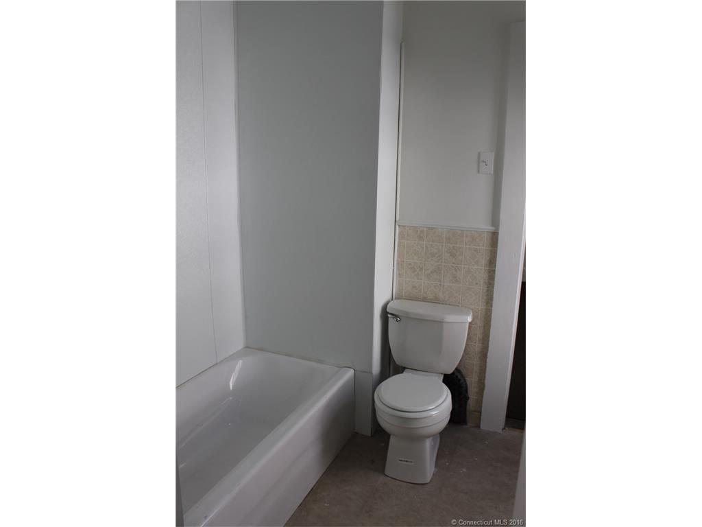 71 Randolph Ave, Meriden, CT 06451
