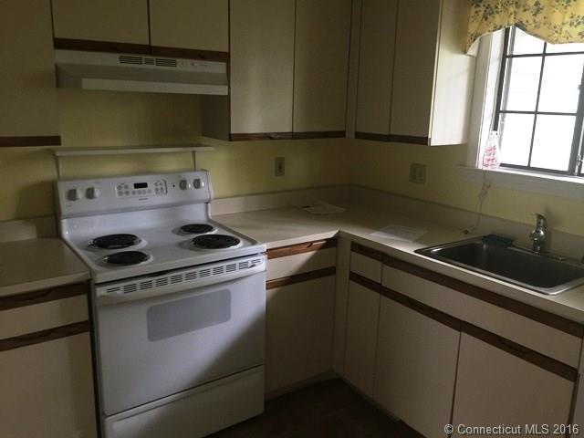 13 Village View Ter, Meriden, CT 06451
