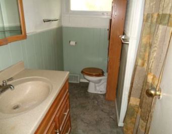 113 Cheshire Rd, Meriden, CT 06451