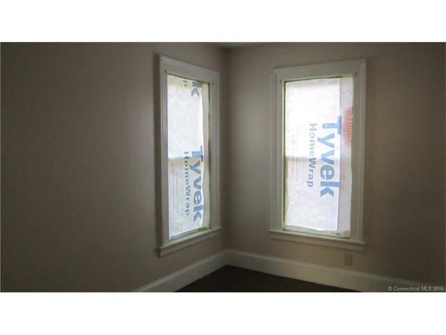 31 Randolph Ave, Meriden, CT 06451