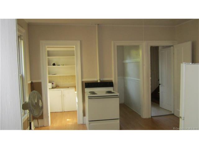 31 Randolph Ave, Meriden, CT 06451