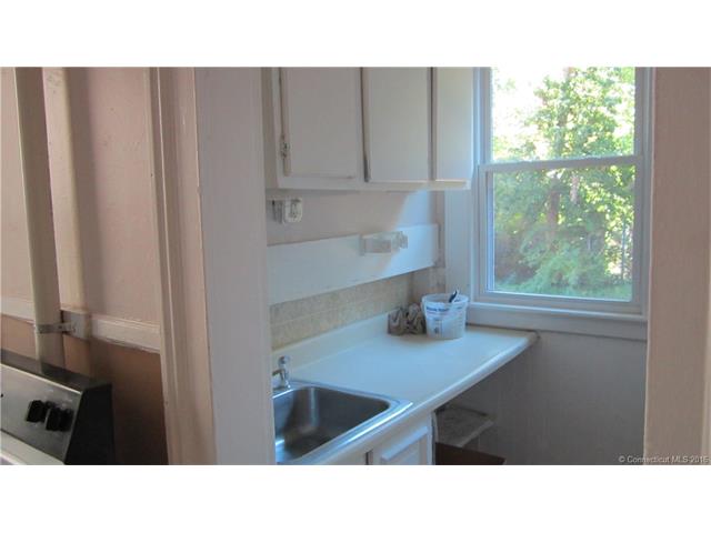 31 Randolph Ave, Meriden, CT 06451