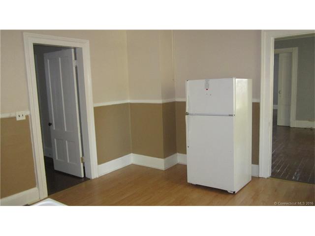 31 Randolph Ave, Meriden, CT 06451
