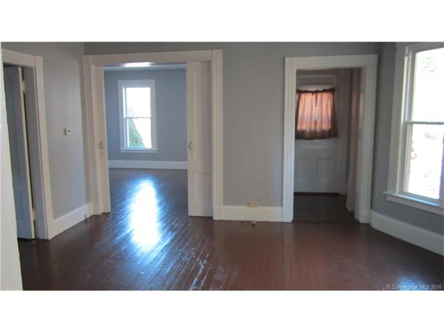 31 Randolph Ave, Meriden, CT 06451