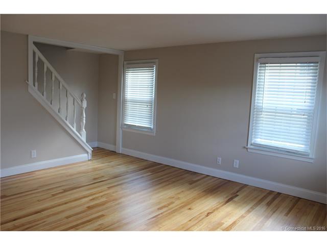 34 Terrace Gdns, Meriden, CT 06451
