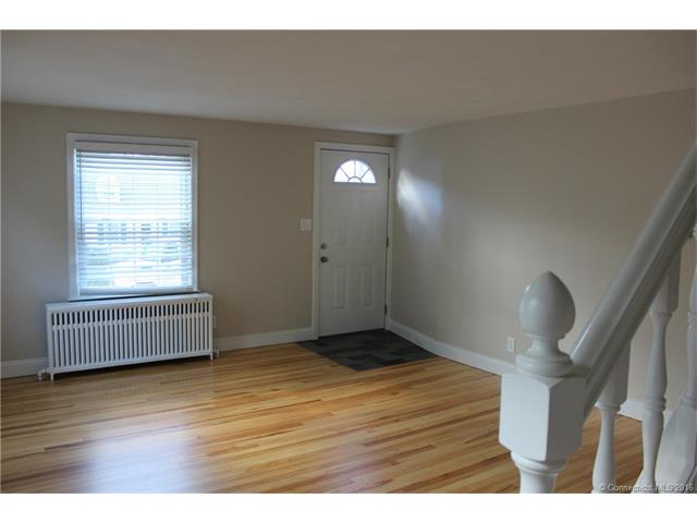 34 Terrace Gdns, Meriden, CT 06451