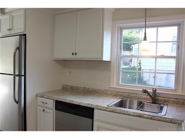 34 Terrace Gdns, Meriden, CT 06451