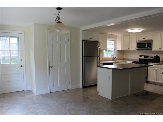 34 Terrace Gdns, Meriden, CT 06451