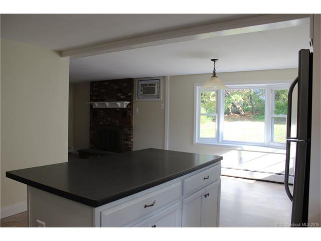 34 Terrace Gdns, Meriden, CT 06451