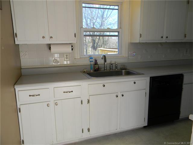 28 Pettit Dr, Meriden, CT 06451
