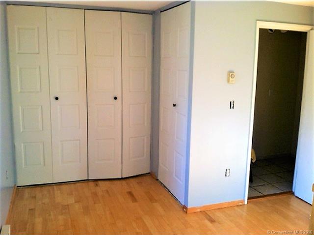 132 Burgundy Hill Ln, Middletown, CT 06457