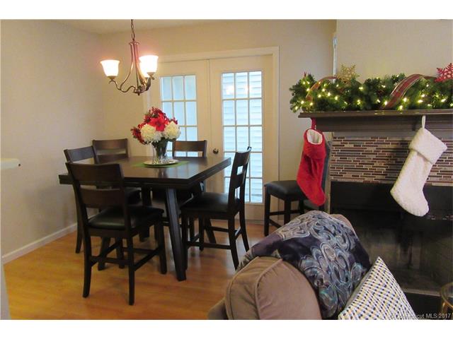 247 Carriage Crossing Ln, Middletown, CT 06457