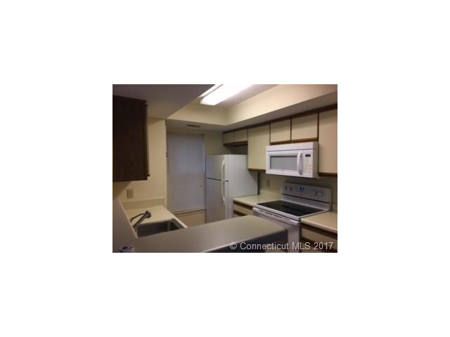 247 Carriage Crossing Ln, Middletown, CT 06457