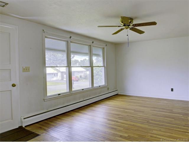 231 Spencer Dr, Middletown, CT 06457
