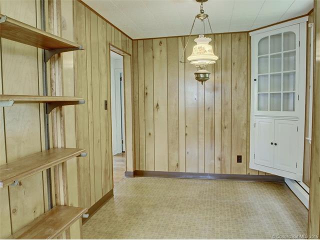 231 Spencer Dr, Middletown, CT 06457