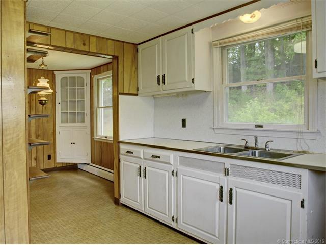 231 Spencer Dr, Middletown, CT 06457