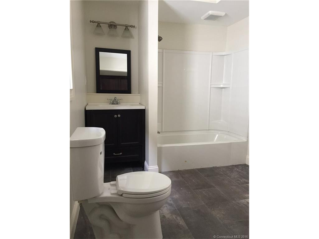5 Prospect Pl, Middletown, CT 06457