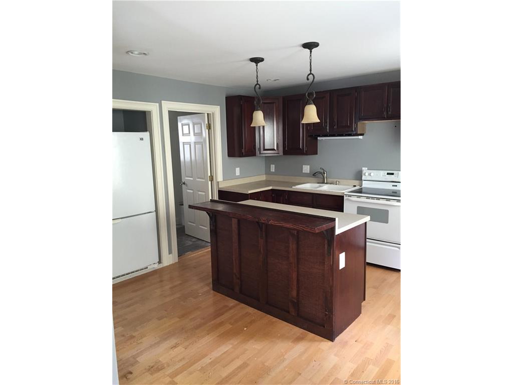 5 Prospect Pl, Middletown, CT 06457