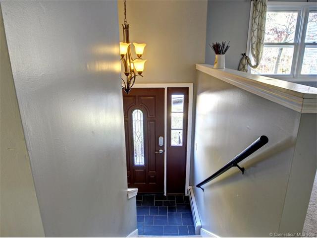 69 Lyman Dr, Middletown, CT 06457