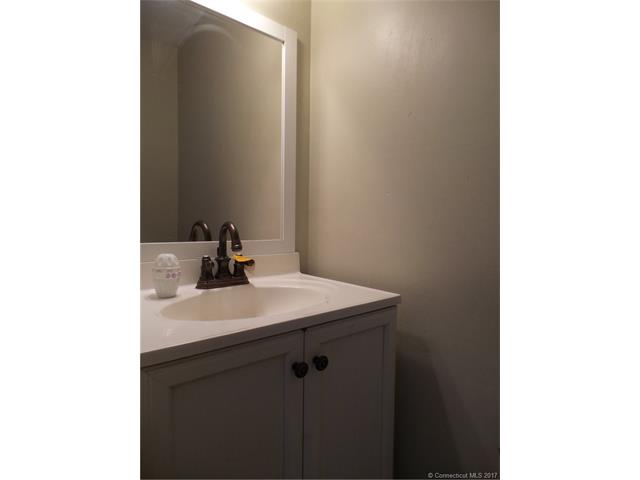 54 Rising Trail Dr, Middletown, CT 06457