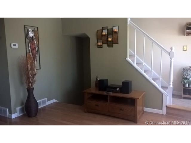 764 Long Hill Rd, Middletown, CT 06457