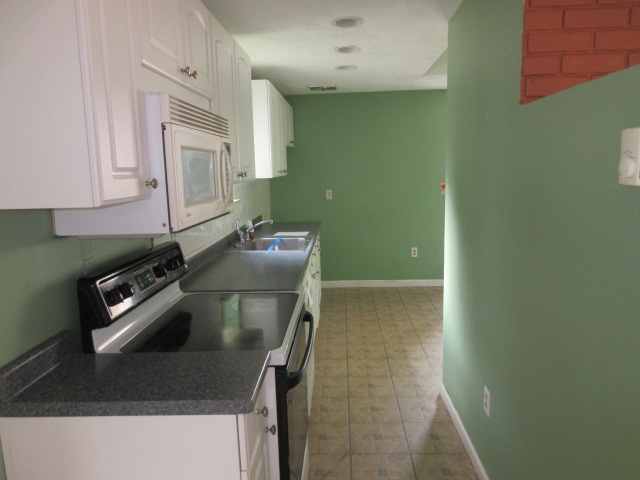 1 E Lake PlMiddletown, CT, 06457Middlesex County