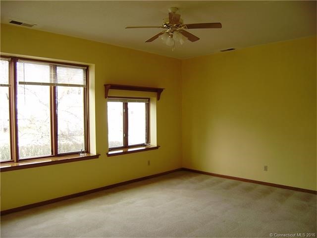 91Stowe Ave #201, Milford, CT 06460
