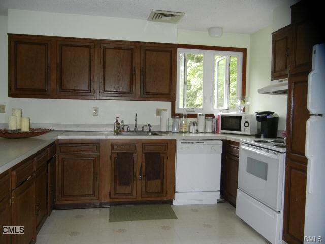 32 Cherry Street, Milford, CT 06460