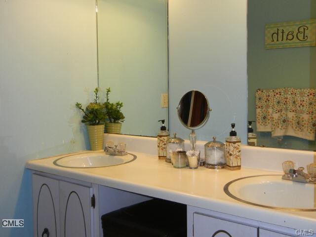 32 Cherry Street, Milford, CT 06460