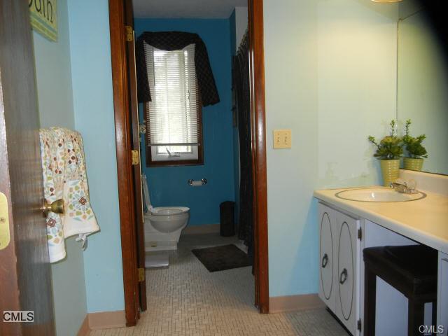 32 Cherry Street, Milford, CT 06460