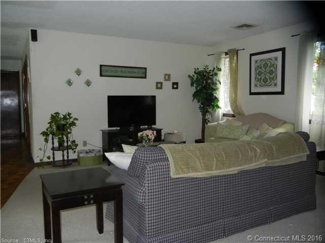 32 Cherry St, Milford, CT 06460