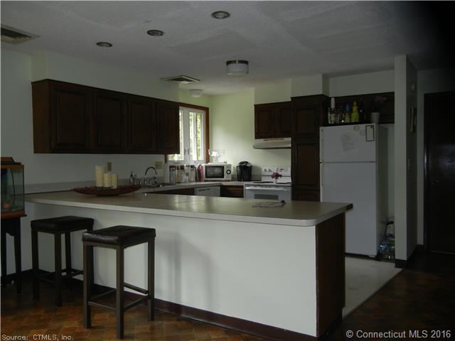 32 Cherry St, Milford, CT 06460