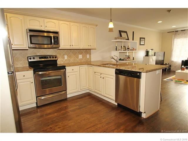 180 Melba St, Milford, CT 06460