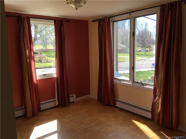 221 Meadows End Rd, Milford, CT 06460