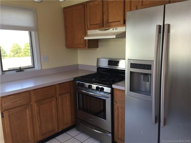 221 Meadows End Rd, Milford, CT 06460