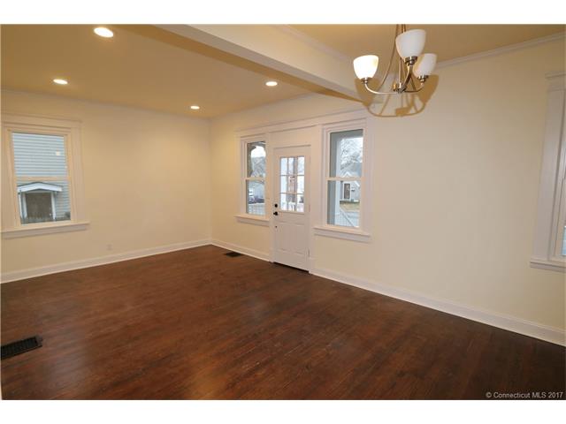 21 Baldwin St, Milford, CT 06460