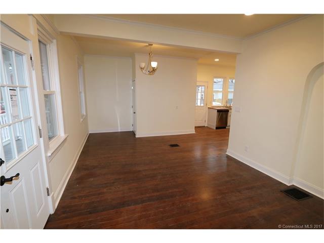 21 Baldwin St, Milford, CT 06460