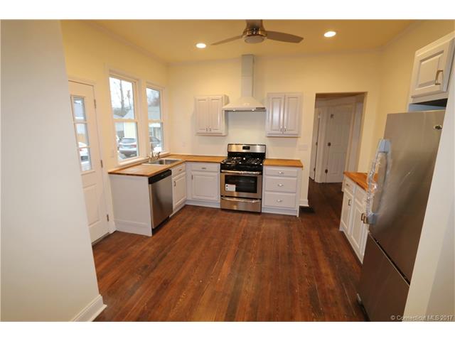21 Baldwin St, Milford, CT 06460