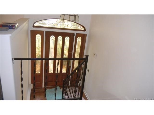 15Meadow St, Milford, CT 06460