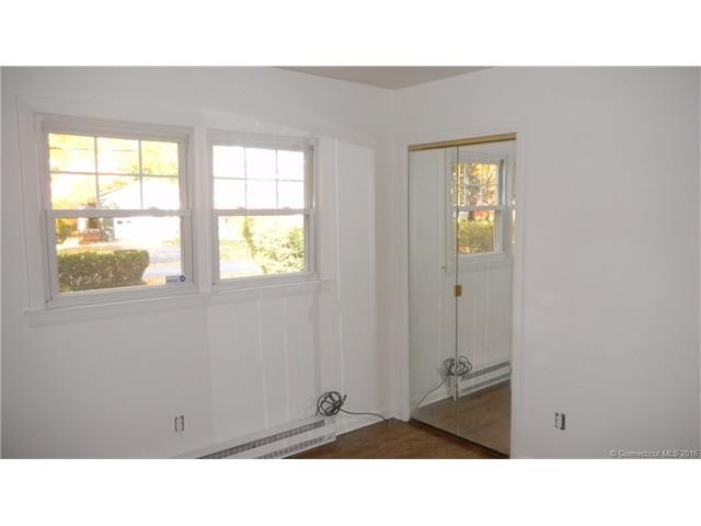 15Meadow St, Milford, CT 06460