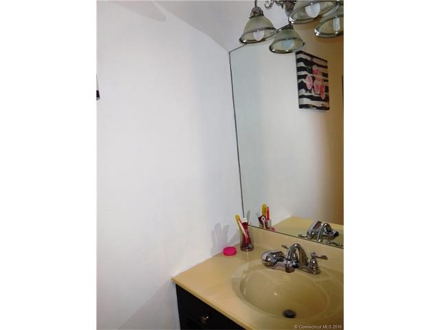 157 1/2Kings Hwy #J, Milford, CT 06460