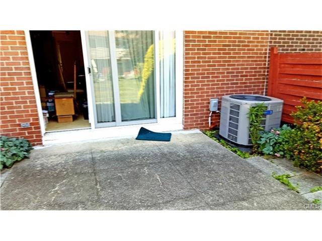 76 Salem Walk, Milford, CT 06460