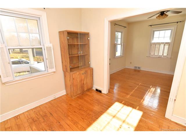 26 Clover St, Milford, CT 06460